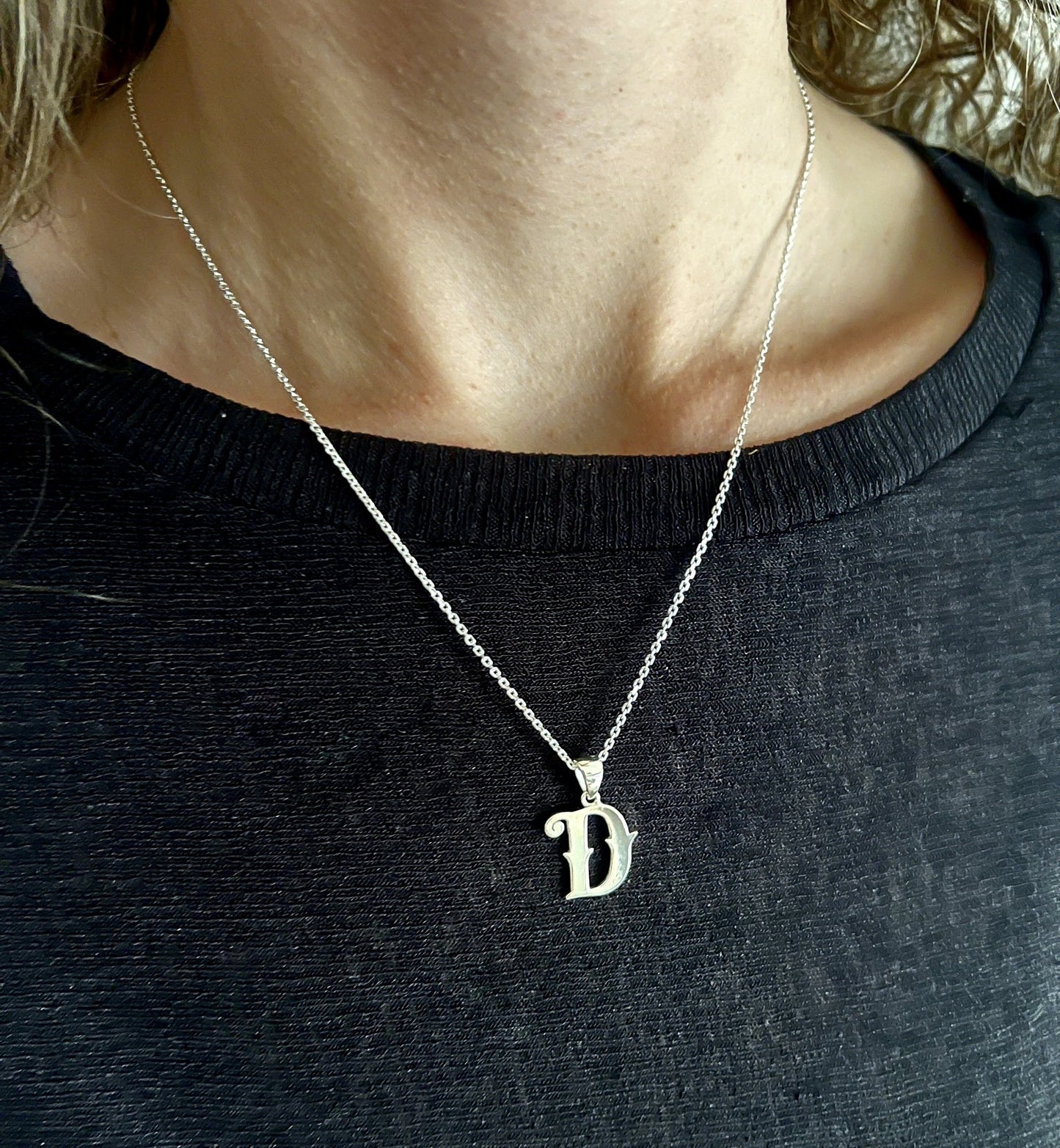 Uptown Thief Initial Necklace - Cursive Style High Polish Initials - 925 Sterling Silver - Everyday Wear - Nickel Free & Anti-Tarnish