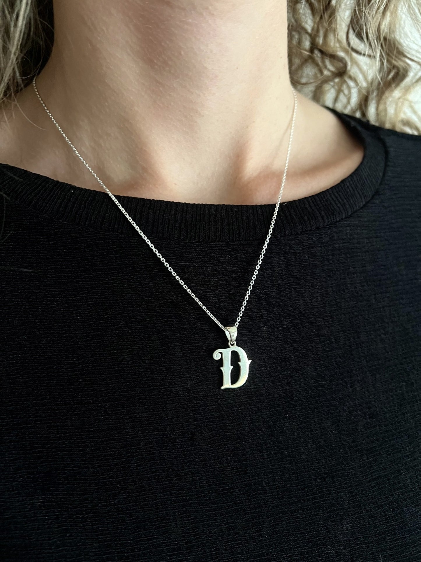 Uptown Thief Initial Necklace - Cursive Style High Polish Initials - 925 Sterling Silver - Everyday Wear - Nickel Free & Anti-Tarnish